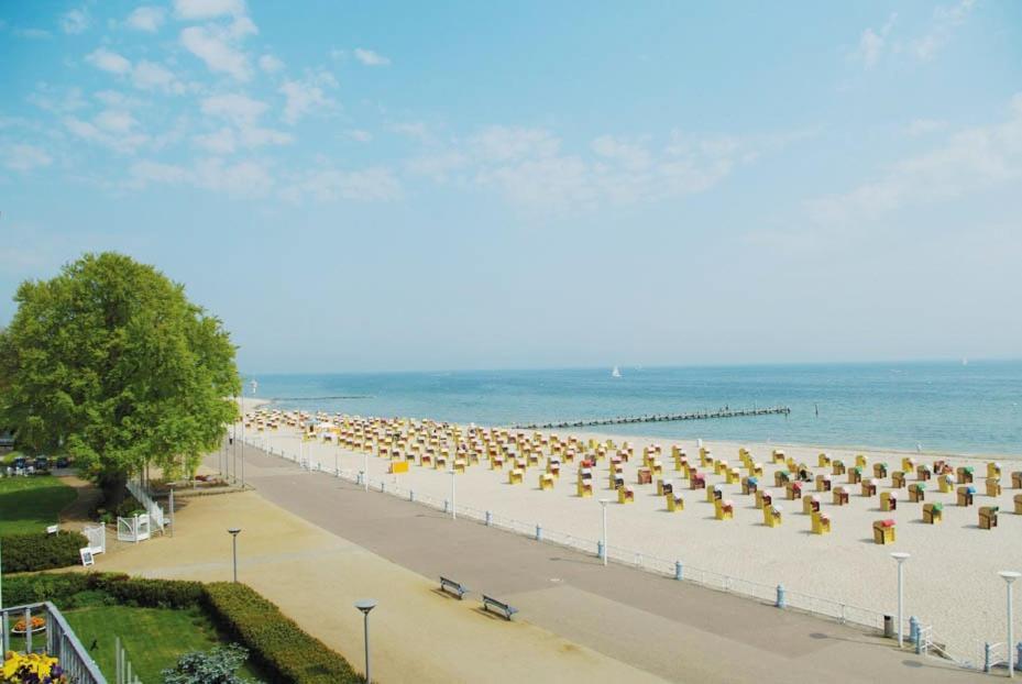 Hotel Strandschloesschen Lubeck Exterior photo